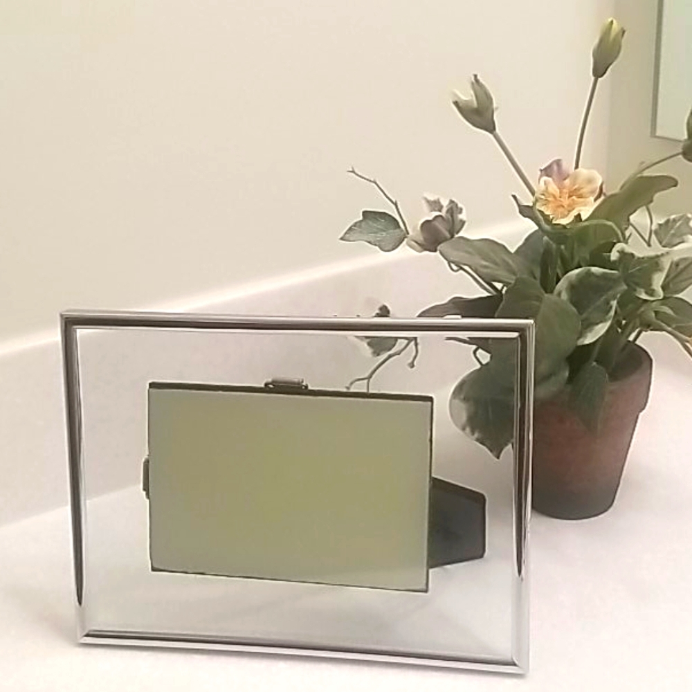 Floating Glass 3" x 5" Picture Frame